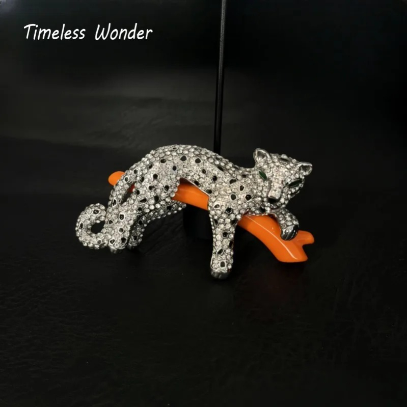 Vintage Fashion Runway - Timeless Wonder Fancy Emaille-Brosche mit Zirkon-Leopardenmuster