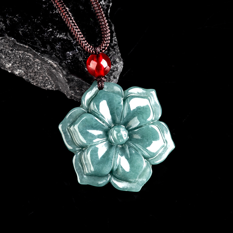 Vintage Fashion Accessories - Burmesische Jadeit-Blumenanhänger-Halskette, Stein-Modeaccessoires, Talismane, Natürlicher Edelstein,