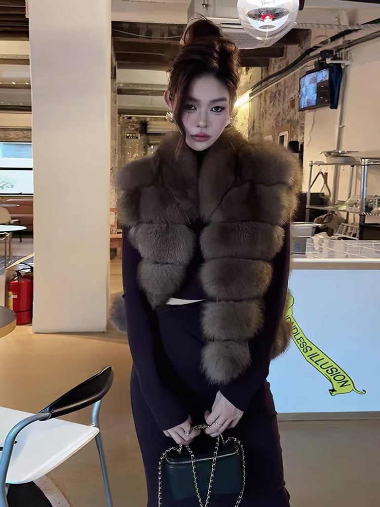Vintage Fashion Years - Umweltfreundliche Plüschjacke im Damenstil Retro Elegante