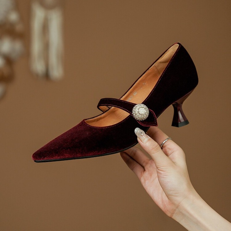 Weinrote Mary-Jane-Schuhe mit  – Vintage Fashion Heels Bewertung und Preis