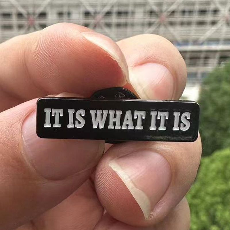 „It Is What It Is“ Buchstaben- – Vintage Fashion Quotes Bewertung und Preis